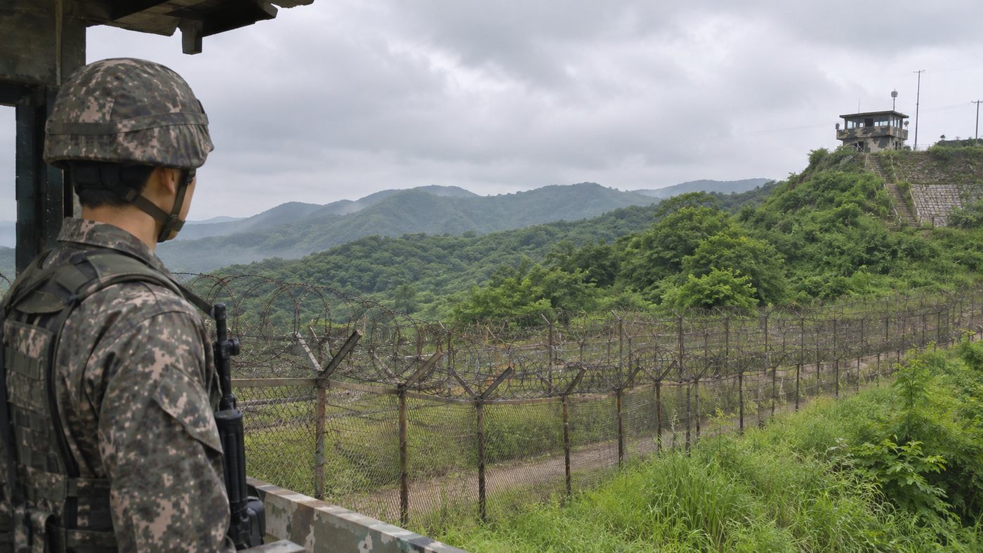 북한 안보리 서한 논란이 된 비무장지대 철책과 산 능선 풍경
